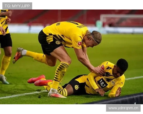 巴萨进攻体系过度依赖边路，中路渗透能力受限影响战术多样性